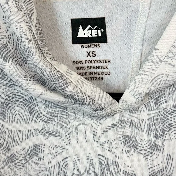 REI White and Gray Patterned Hooded Long Sleeve - Size: Extra Small - Picture 2 of 9